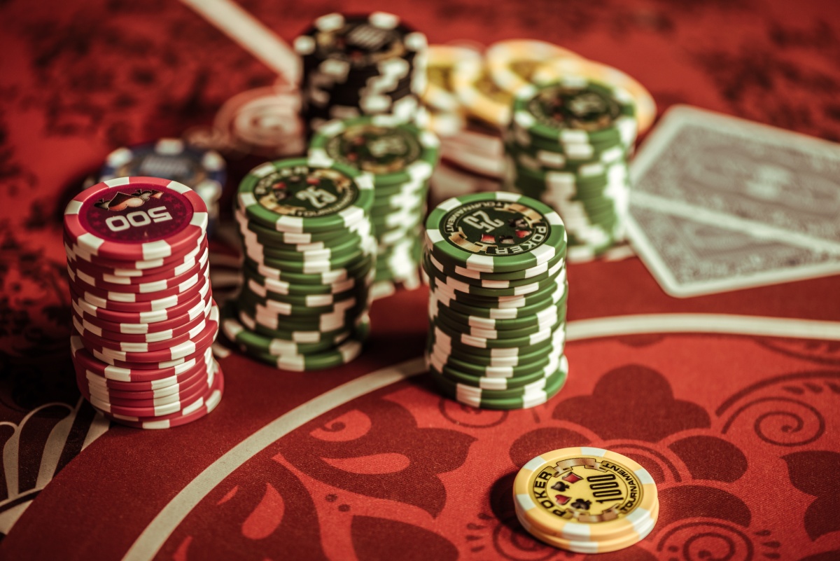 Tại sao các casino sử dụng chip mà không phải tiền mặt?